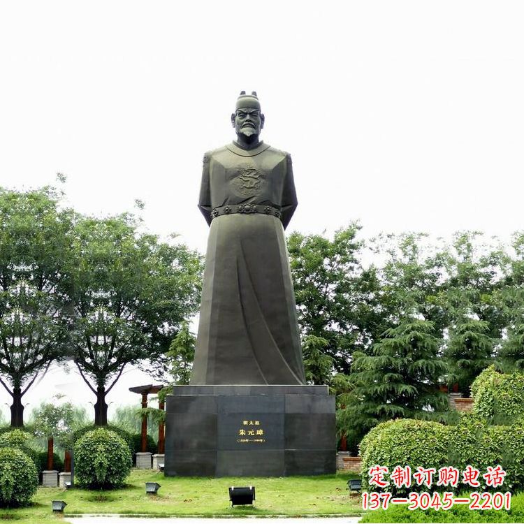 深圳“洪武之治”明太祖石雕塑像