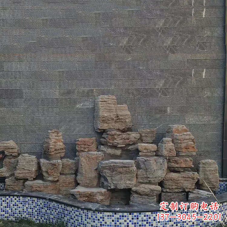 深圳别墅庭院假山鱼池