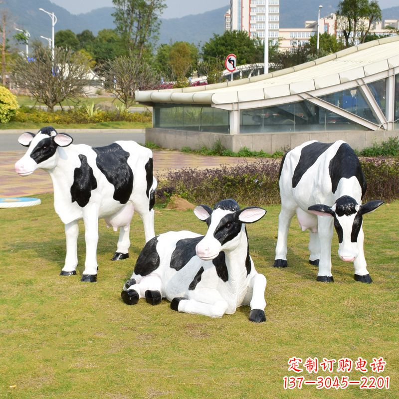 深圳玻璃钢仿真奶牛雕塑 (3)