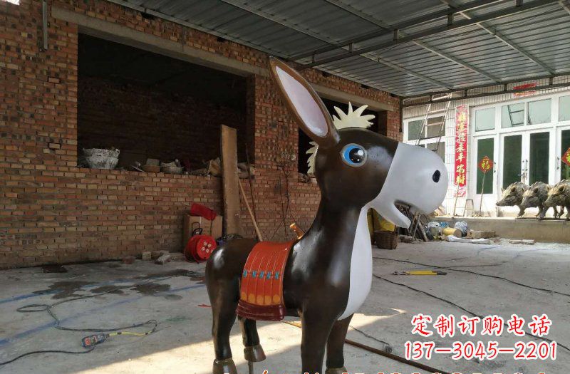 深圳玻璃钢毛驴雕塑一种抒情的艺术形式