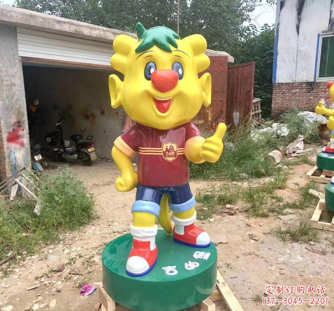 深圳玻璃钢卡通小牛雕塑精致而可爱