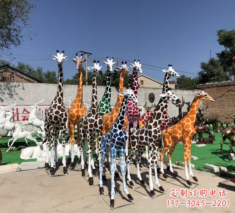 深圳长颈鹿雕塑优雅的艺术品