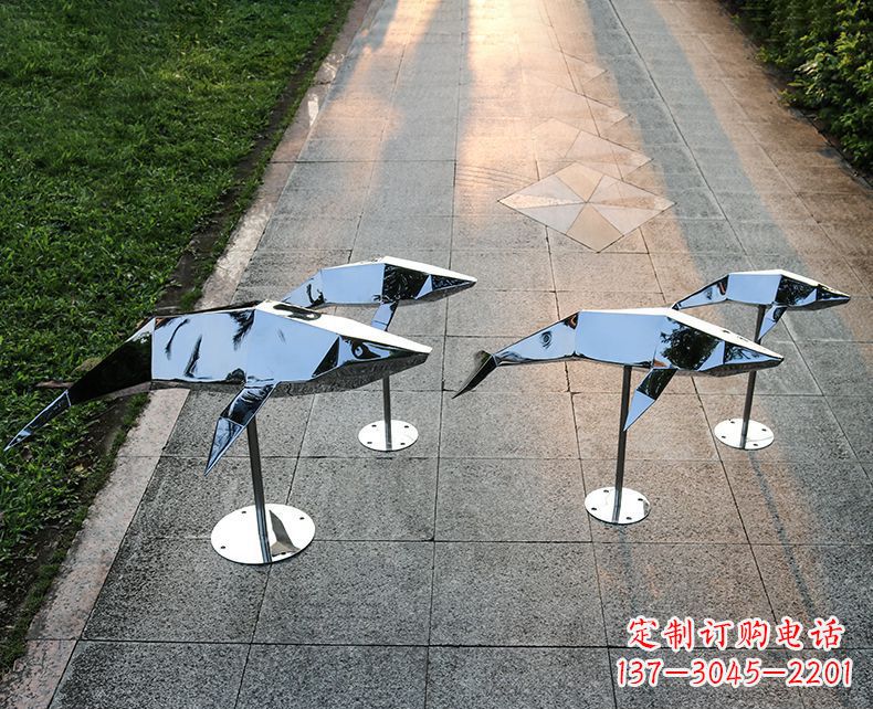 深圳不锈钢抽象动物海豚雕塑1
