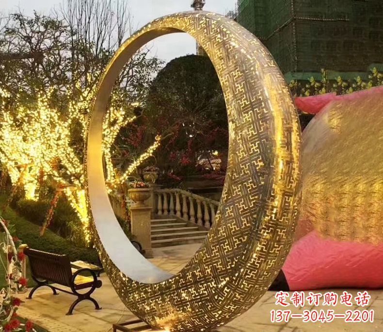 深圳不锈钢发光月亮雕塑艺术与科技的结合