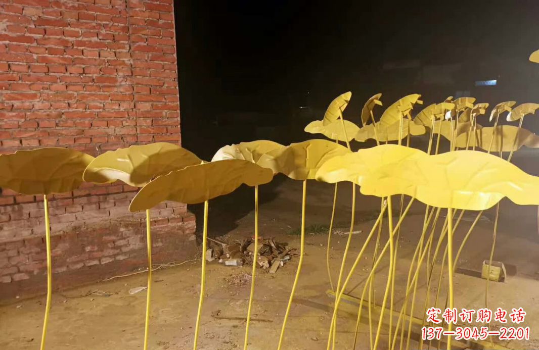 深圳不锈钢荷花雕塑优雅而永恒
