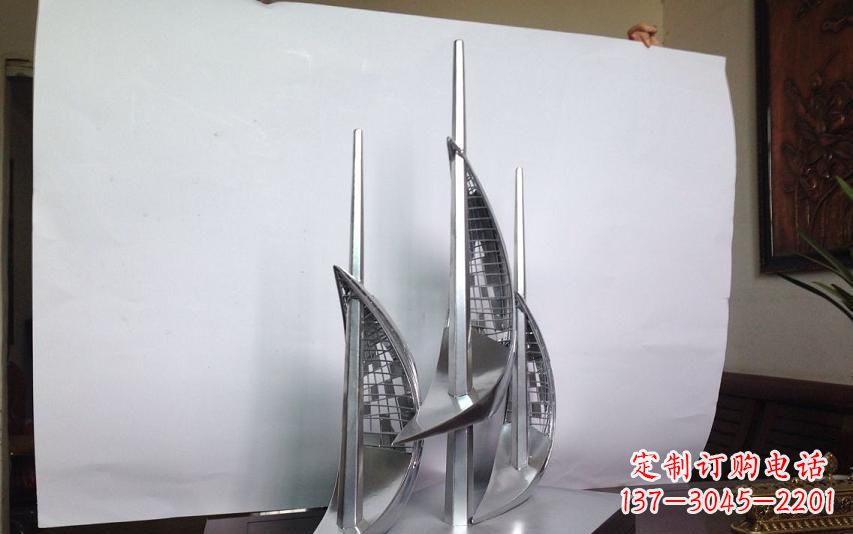 深圳不锈钢帆船雕塑传承精神的象征