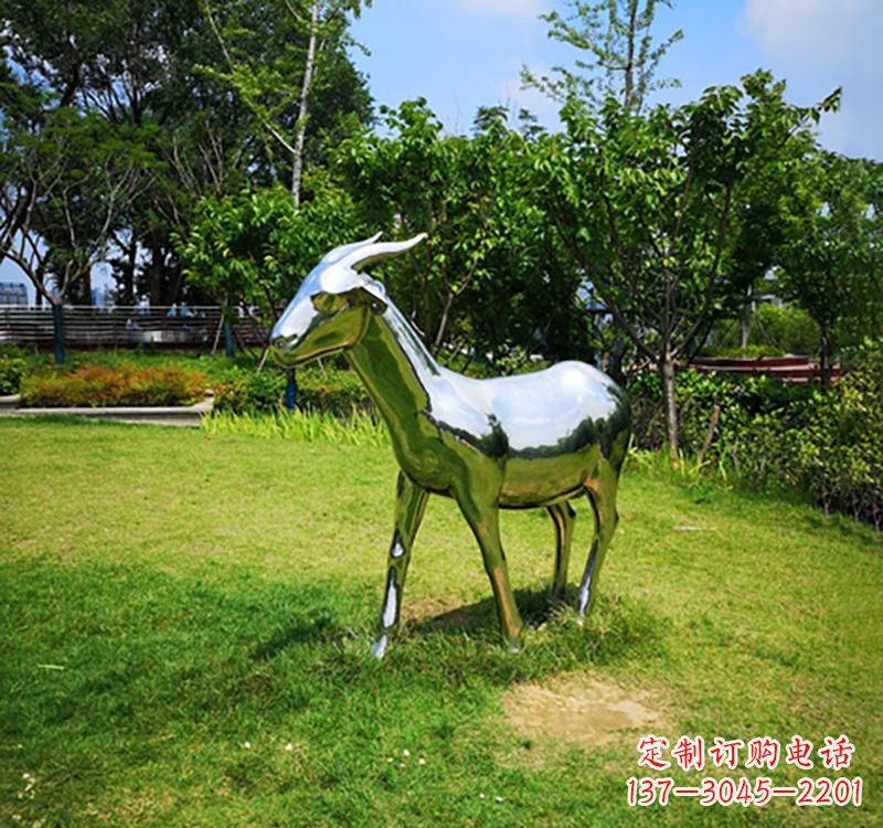 深圳不锈钢公园动物镜面羊雕塑