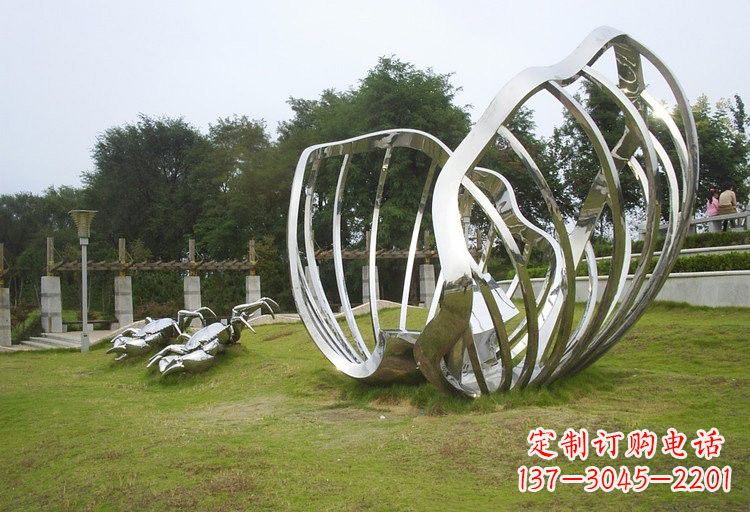 深圳不锈钢公园里的贝壳雕塑