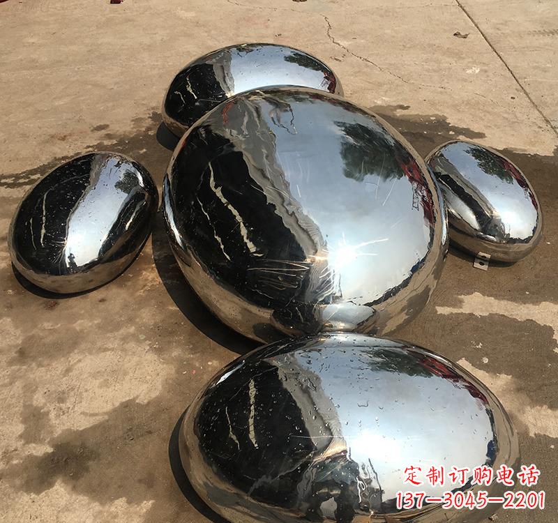 深圳不锈钢水滴雕塑精致而又充满力量