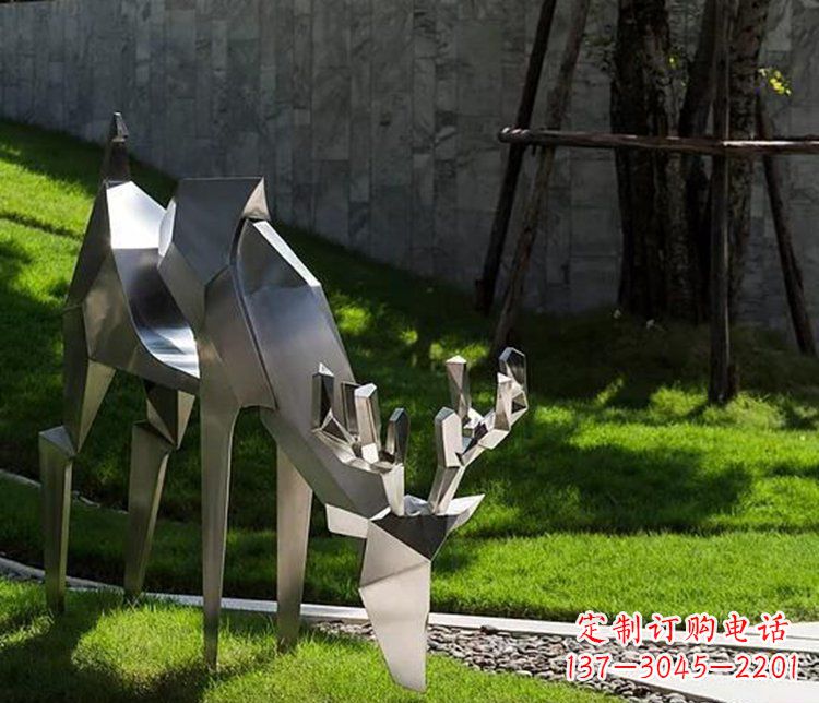 深圳不锈钢几何动物雕塑——点缀鹿公园美景