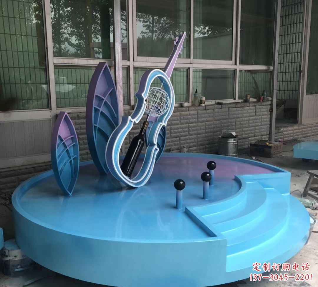 深圳大提琴雕塑精致的艺术瑰宝