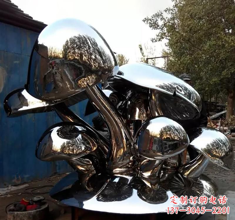 深圳不锈钢蘑菇雕塑给空间增添活力