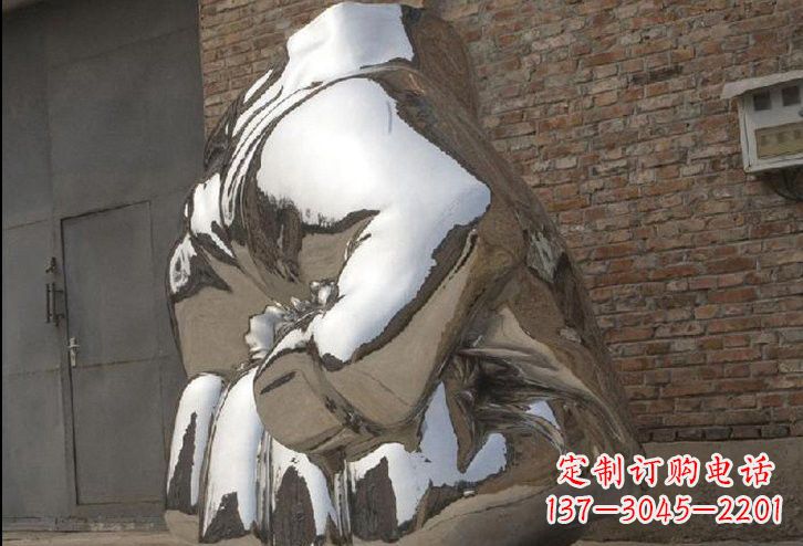 深圳不锈钢拳头雕塑给人以力量的象征