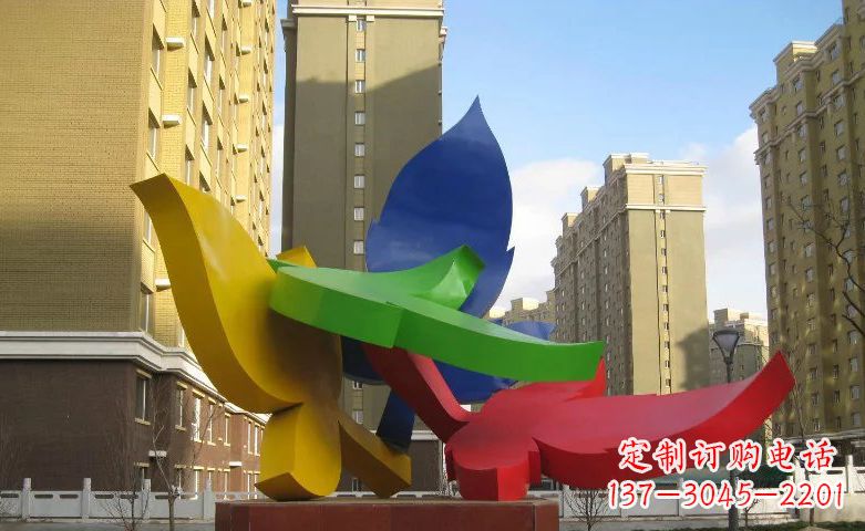 深圳不锈钢树叶景观雕塑美丽而精致