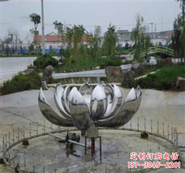 深圳不锈钢荷花雕塑营造美丽水景