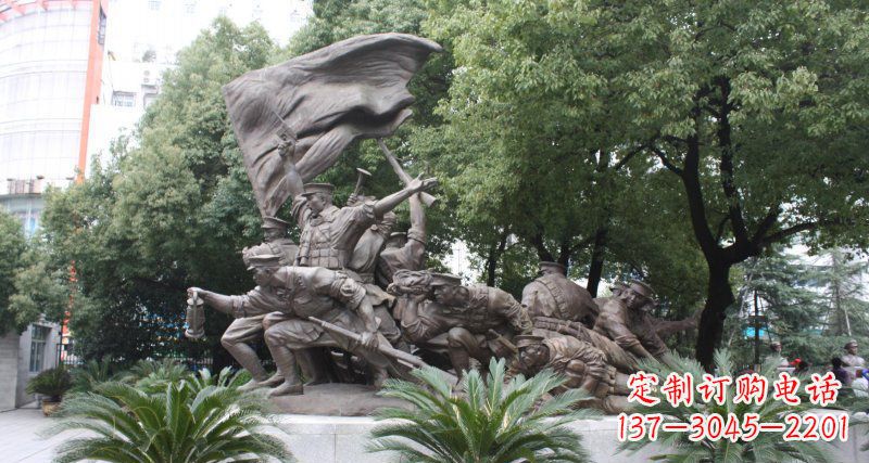 深圳革命战士的英勇雕塑
