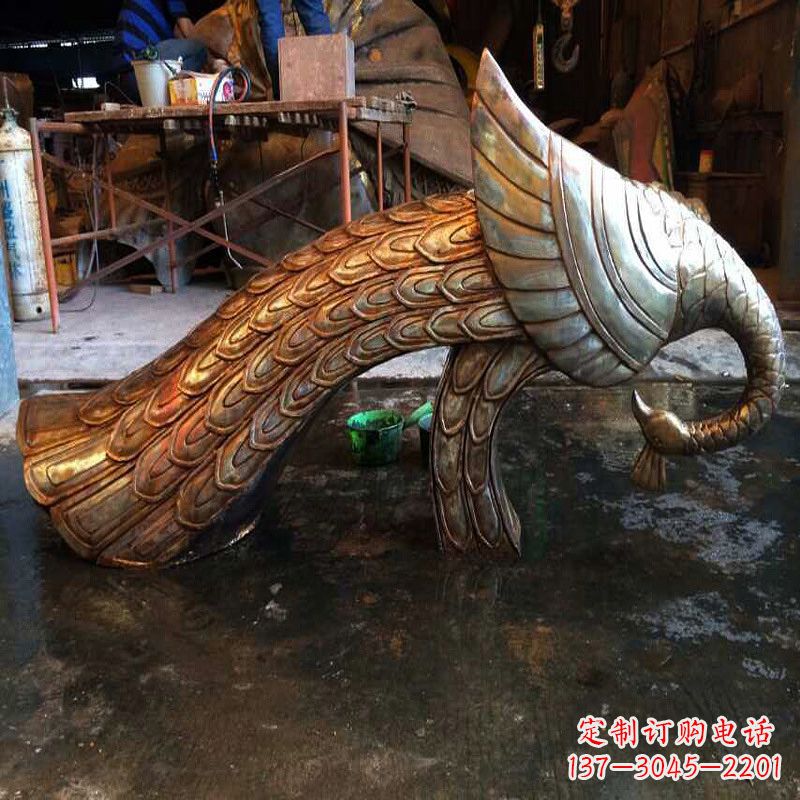 深圳铸造精美孔雀雕塑