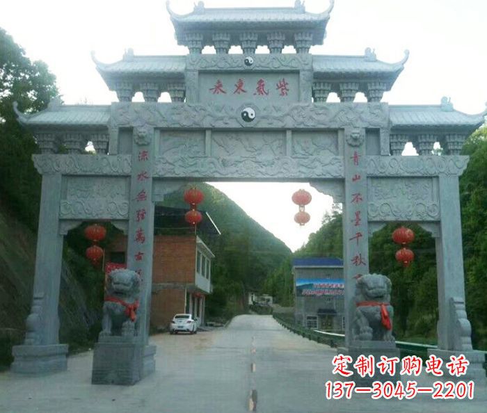 深圳“村口三门石雕牌楼——传承文化的艺术”