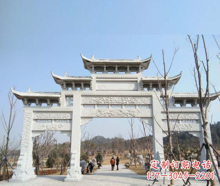 深圳“村口三门石雕牌楼”——悠久历史的见证