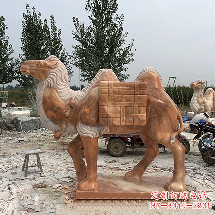 深圳负重骆驼雕塑—晚霞之红