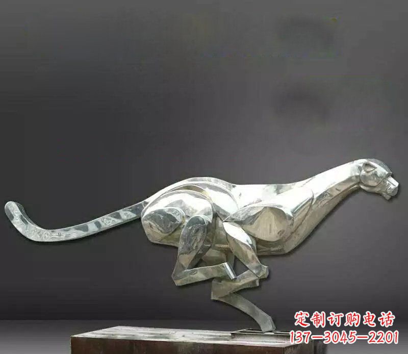 深圳公园不锈钢奔跑的豹子动物雕塑