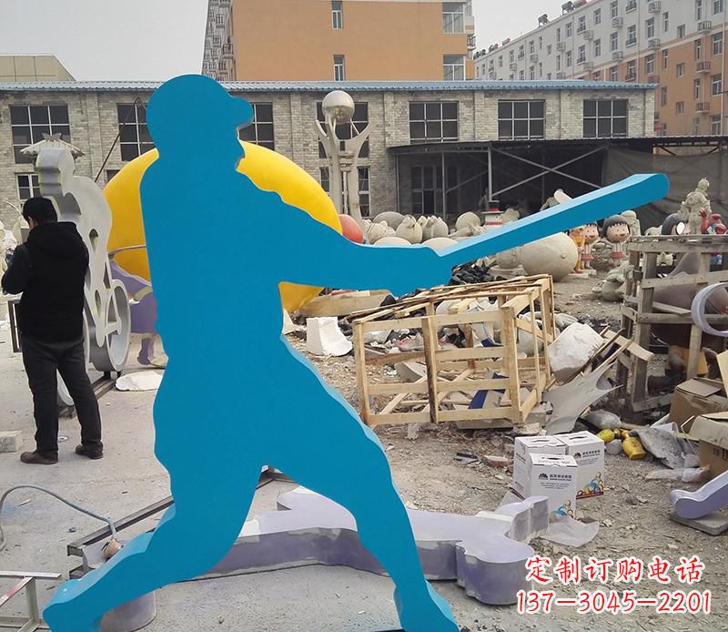 深圳公园不锈钢打棒球雕塑2