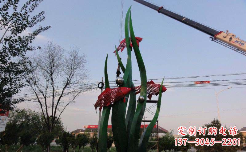 深圳欧洲风格鲤鱼不锈钢雕塑