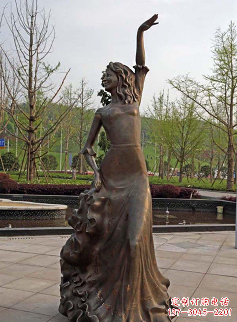 深圳公园跳舞的女孩人物铜雕