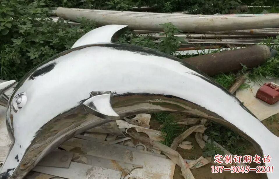 深圳展现动感的不锈钢海豚雕塑