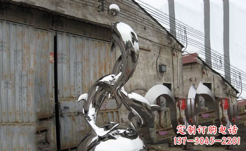 深圳海洋精灵的象征:汇中领雕塑出品的不锈钢海豚雕塑