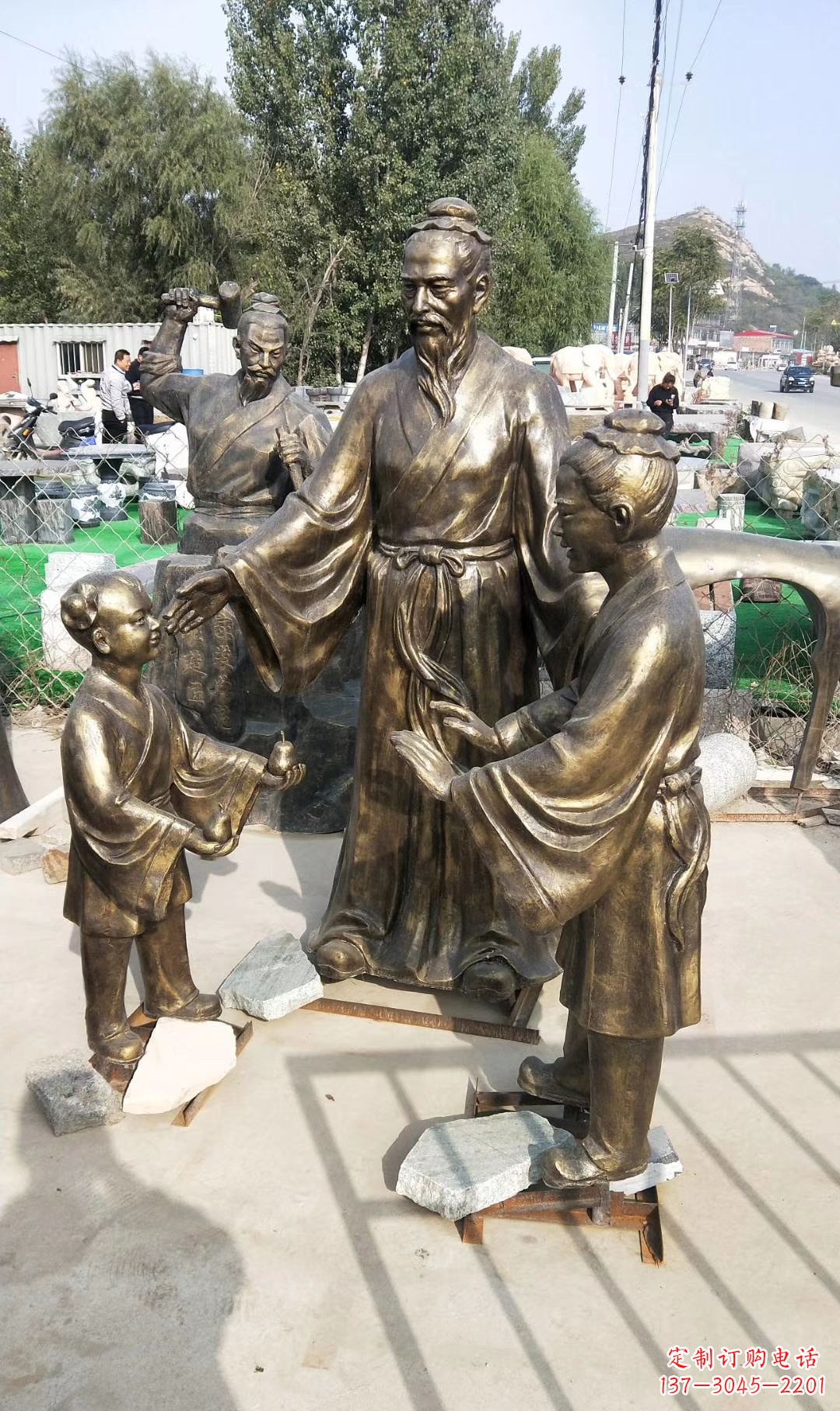深圳孔融让梨人物雕塑,传承名家之美