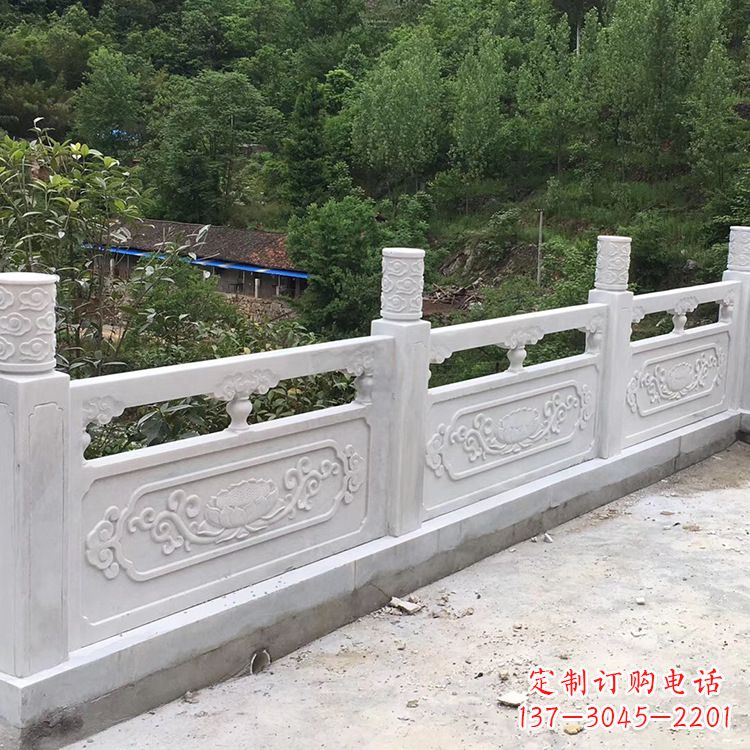 深圳莲花纹石栏板雕塑，为你树立华丽边框