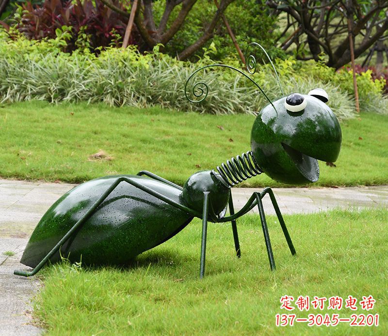 深圳绿色落尾蚂蚁不锈钢摆件雕塑:精致的小动物艺术作品