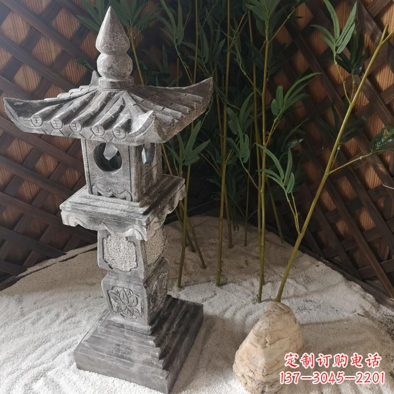 深圳青石仿古灯笼雕塑是由中领雕塑定制的经典雕…