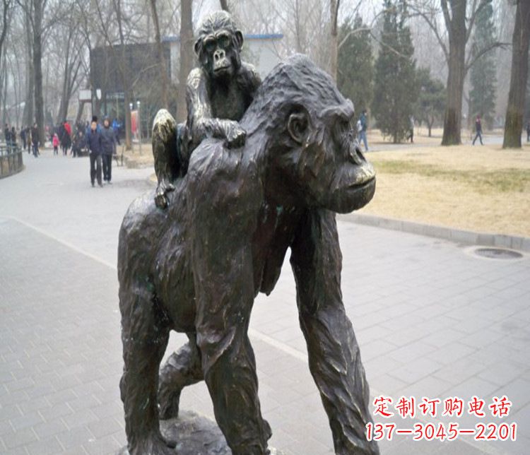 深圳多姿多彩的猩猩雕塑