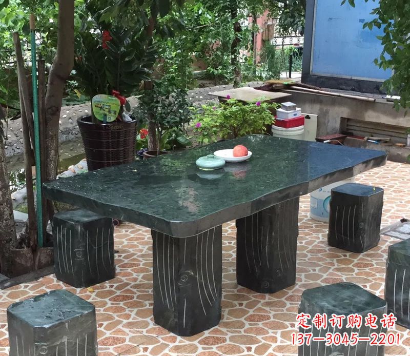 深圳庭院长方形石桌凳雕塑