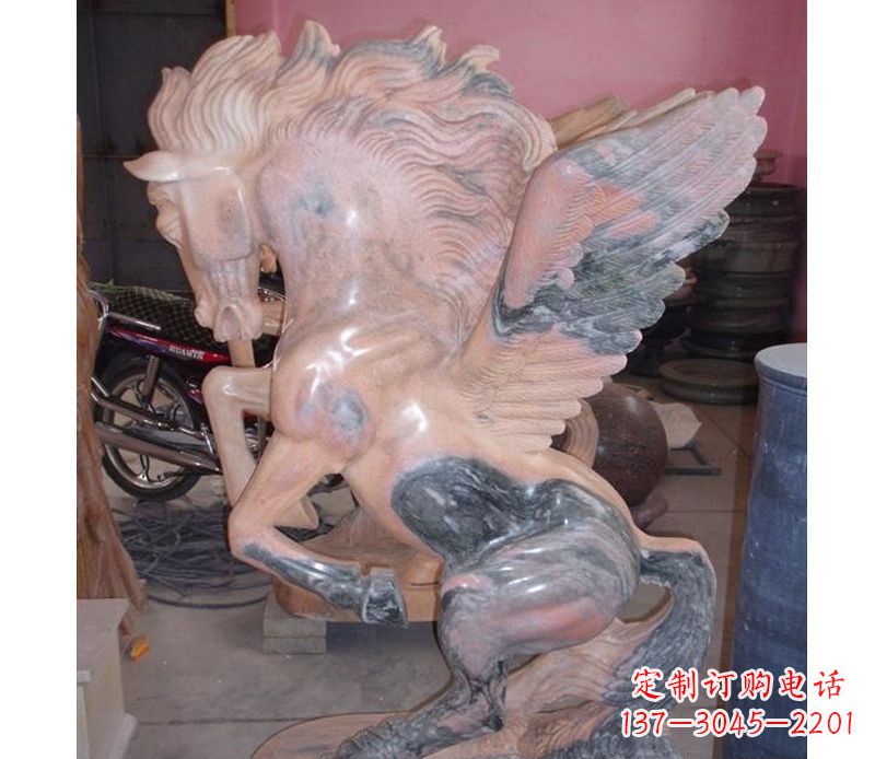 深圳晚霞红奔马石雕