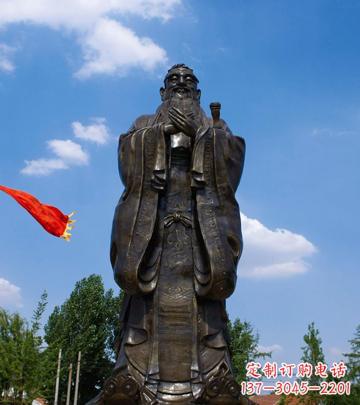 深圳校园里的孔子雕像